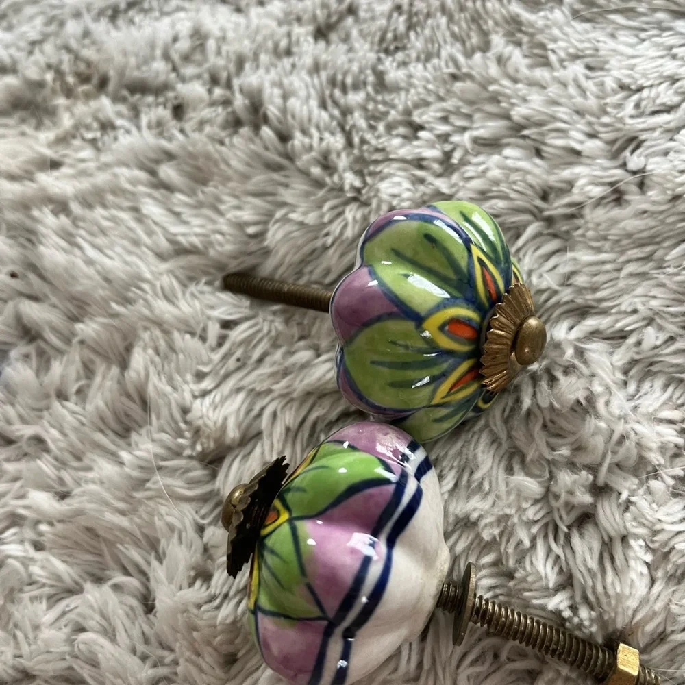 Two hand painted door knobs. - Picture 8 of 8